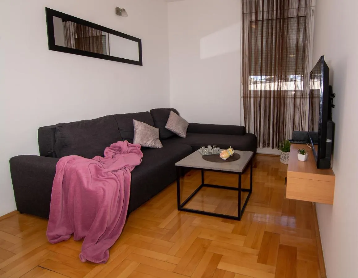 Dare Apartment Split